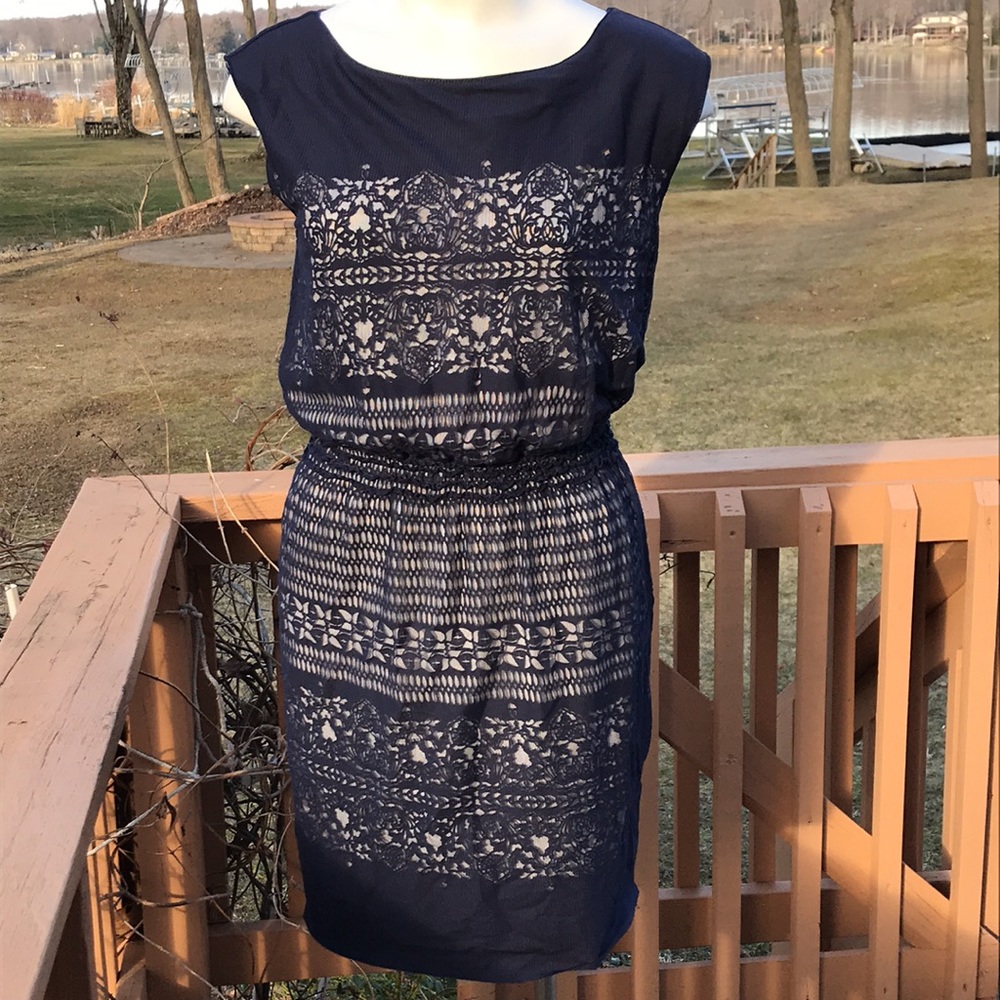 Max Studio lace dress M